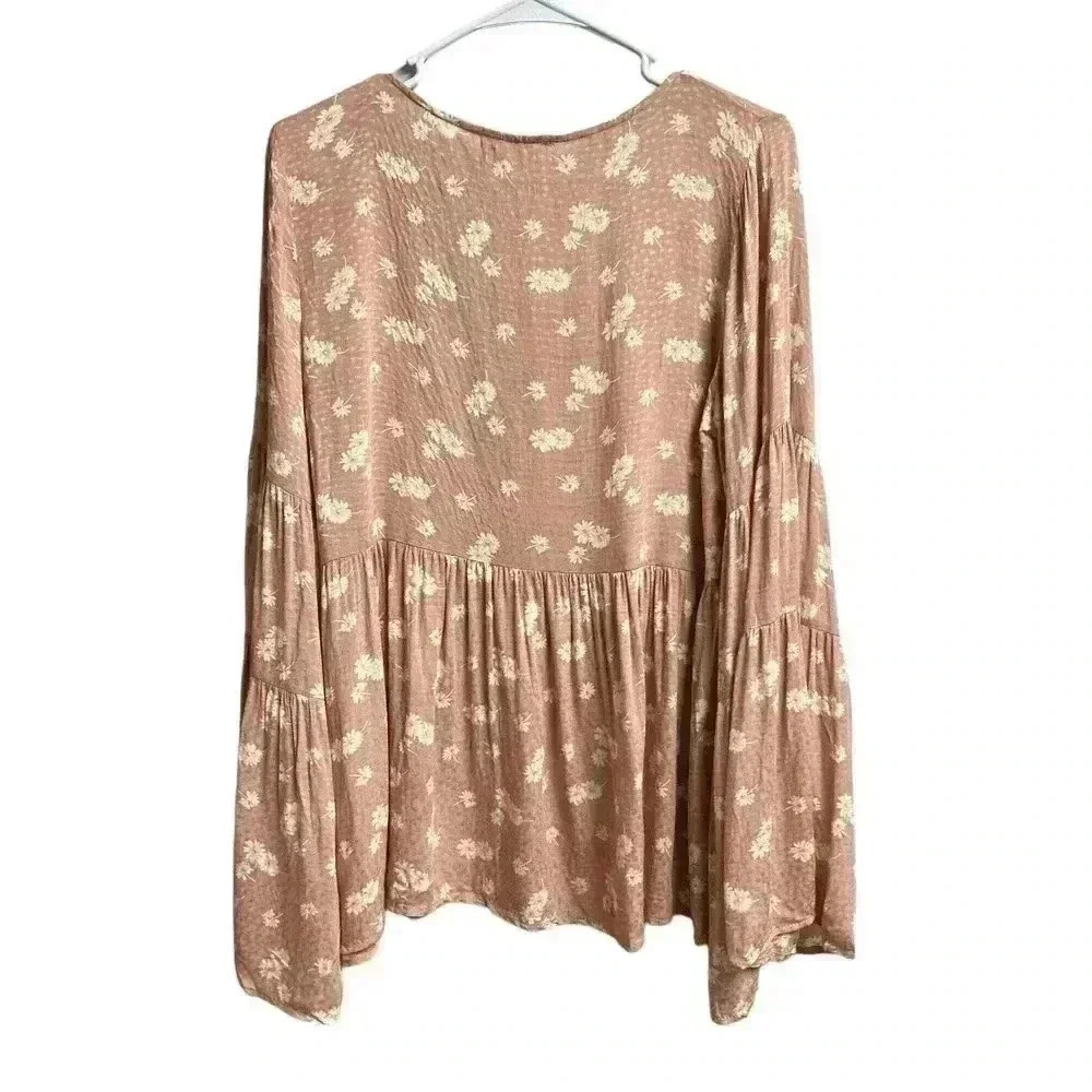 Alter'd State Flared Sleeve Floral Blouse Boho Style Women's Size Medium - Picture 7 of 8